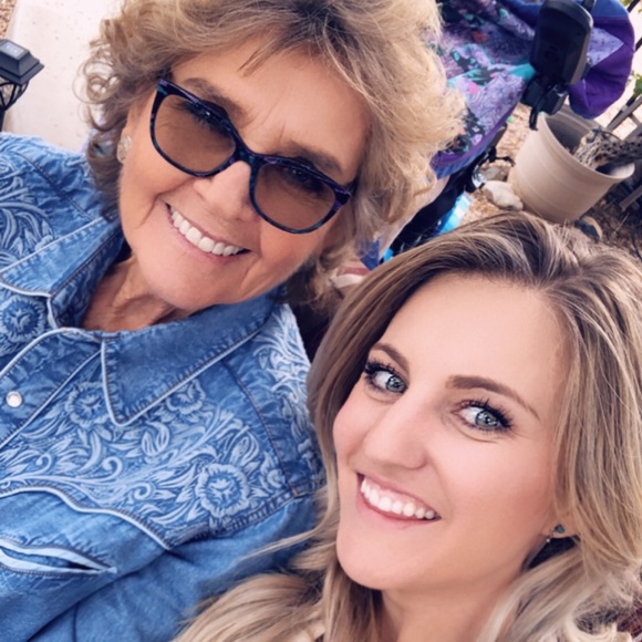 Meet your Posher, Megan - Picture 2 of 3